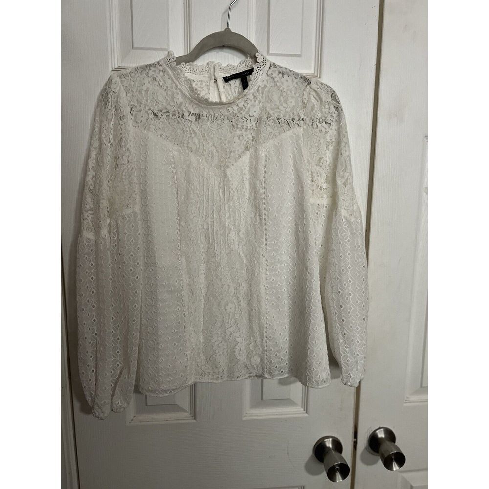 White House Black Market Women's‎ Size 4 Long Sleeve Lace Trim Blouse Small